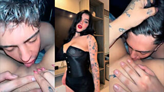 A Karely Ruiz le maman el toto muy rico ella llora de placer